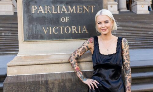 australi nine news nen kritika pas modifikimit seksist te pamjes se deputetes
