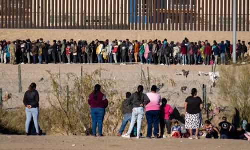 fluksi i pazakonte nga meksika biden merr masa me te ashpra kunder emigranteve ndersa perpiqet te shmange sulmet e trump