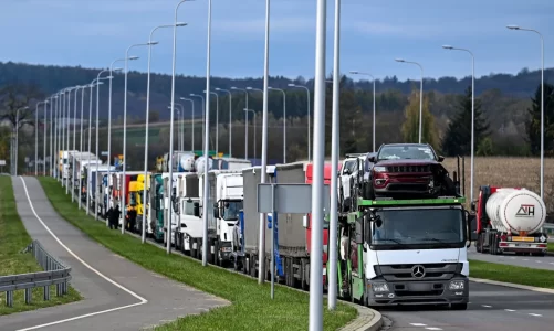 grindje per cmimin e grurit me shume se 20 mije kamione bllokojne pikat kufitare ne poloni e ukraine
