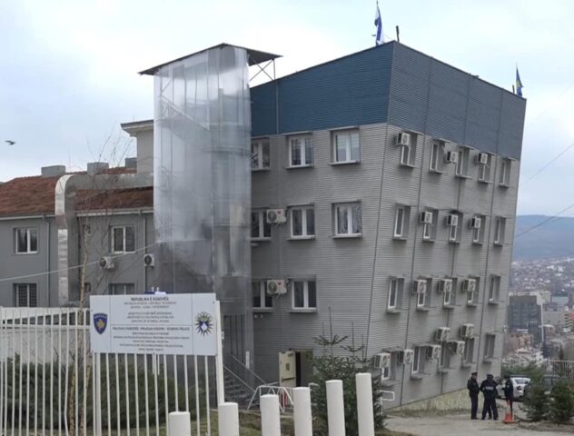 nje ojq e dyshimte alarmon policine e kosoves ministri svecla ngre alarmin paraqet rrezik per vendin