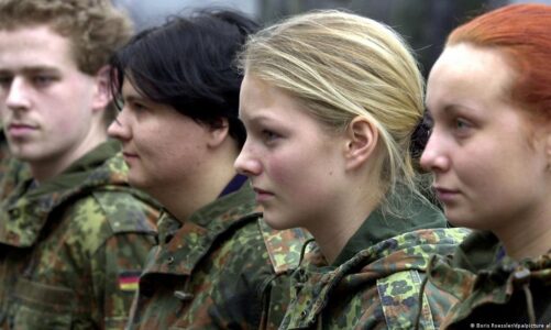 sherbimi i detyrueshem ushtarak dw te rinjte ne beograd prishtine dhe berlin kane pikepamje te ndryshme per kthimin e sherbimit
