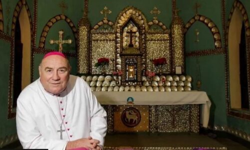 akuza per perdhunim dhe nje seri veprash seksuale arrestohet peshkopi australian si nisi hetimi me urdher te papes