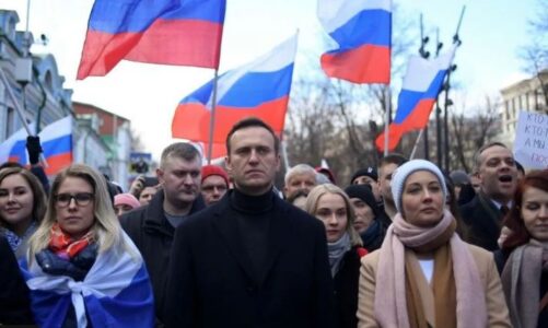 analiza e veja e alexei navalny t perballet me sfida te frikshme pas vdekjes se liderit opozitar historite e grave te kundershtareve te putinit
