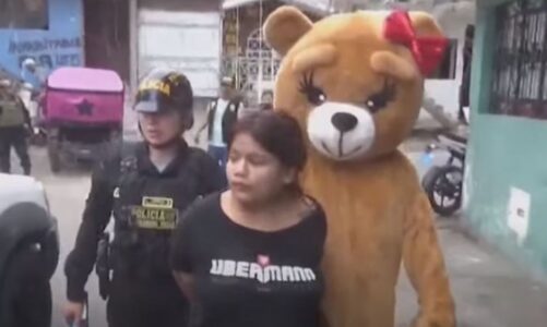 arrestim romantik polici i veshur si arush dhe me dhurata fut ne kurth nje grua per trafik droge ne peru