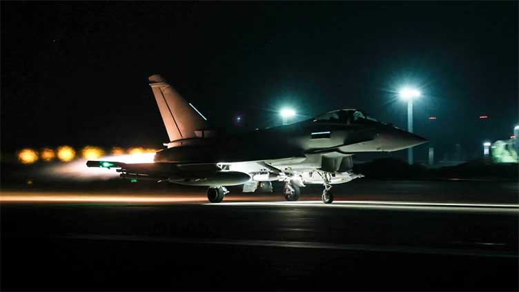 avionet luftarake amerikane dhe britanike kryejne sulme ne 18 shenjestra ndaj houthi ve ne jemen