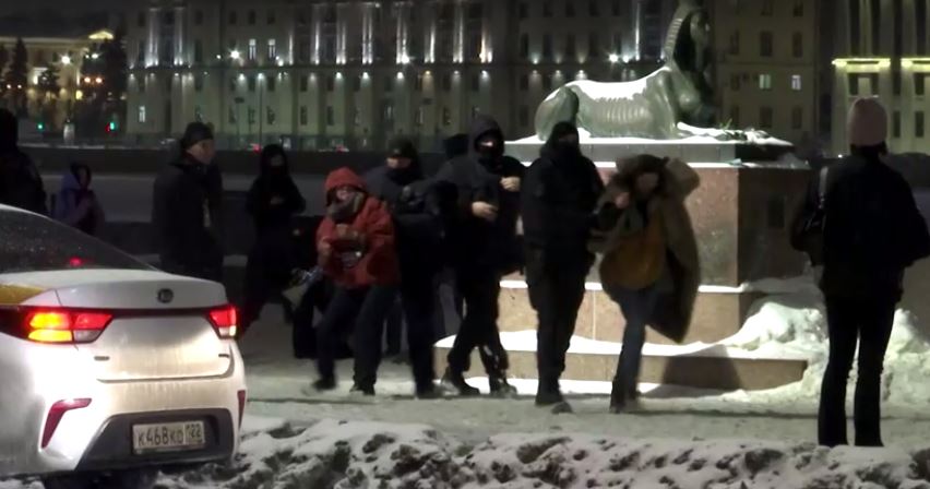 dolen ne rruge pas vdekjes se papritur te navalnyt policia ruse ndalon protestuesit ne shen petersburg