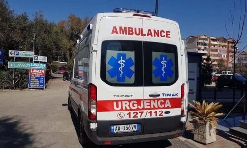 dyshohet se piu fotoksine 61 vjecari transportohet me urgjence ne spital