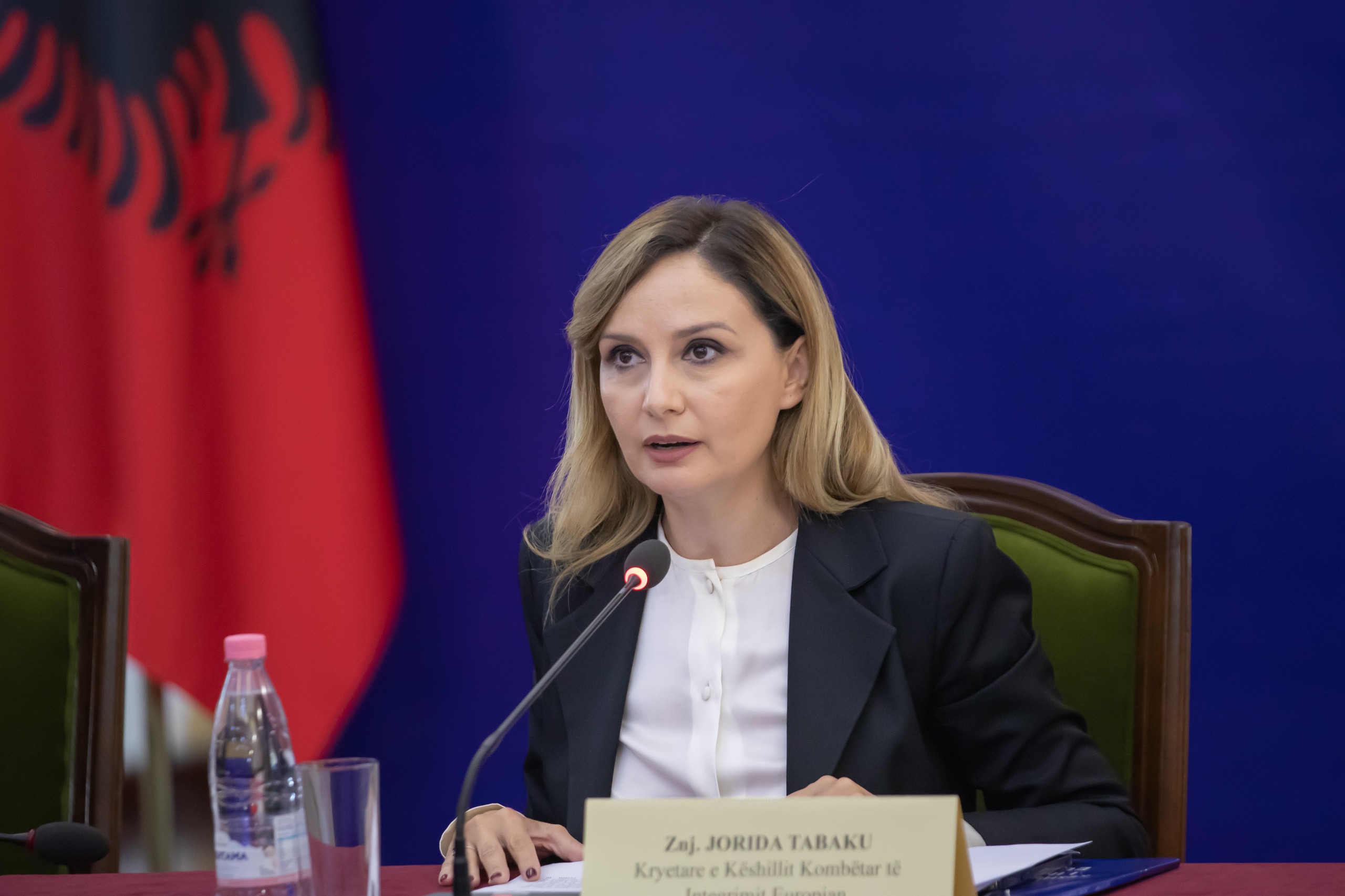 emergjence tabaku fatura e borxhit qeveritar paguhet nga xhepat e pensionisteve dhe familjet shqiptare
