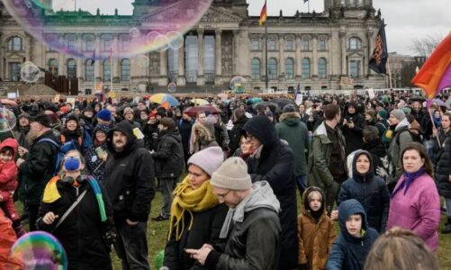 fundjave protestash kunder ekstremizmit te djathte ne gjermani si u mblodhen mijera vete para bundestagut