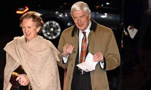ish kryeministri holandez nderron jete dore per dore bashke me gruan e tij