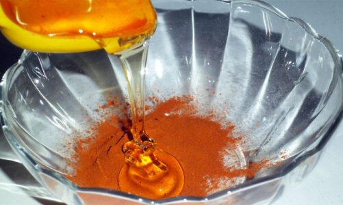 kanelle dhe mjalte menyra me e thjeshte natyrale per te trajtuar rrudhat