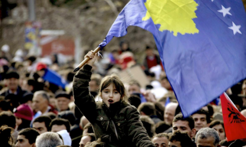kosova feston sot 16 vjet si shtet i pavarur