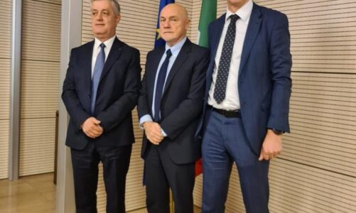 lufta kunder krimit rrumbullaku takim me zyrtare te larte te policise italiane
