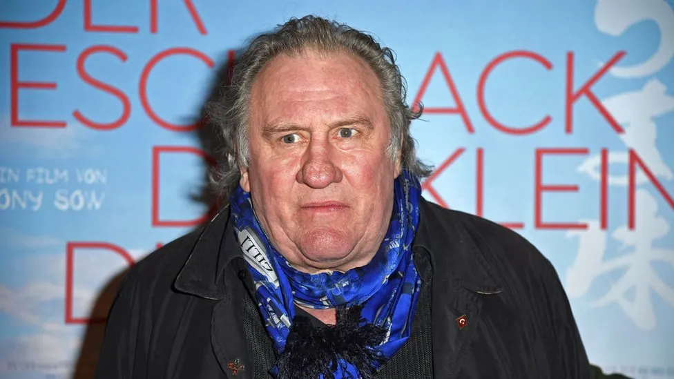 me preku gjoksin aktori gerard depardieu perballet me akuze te re per sulm seksual