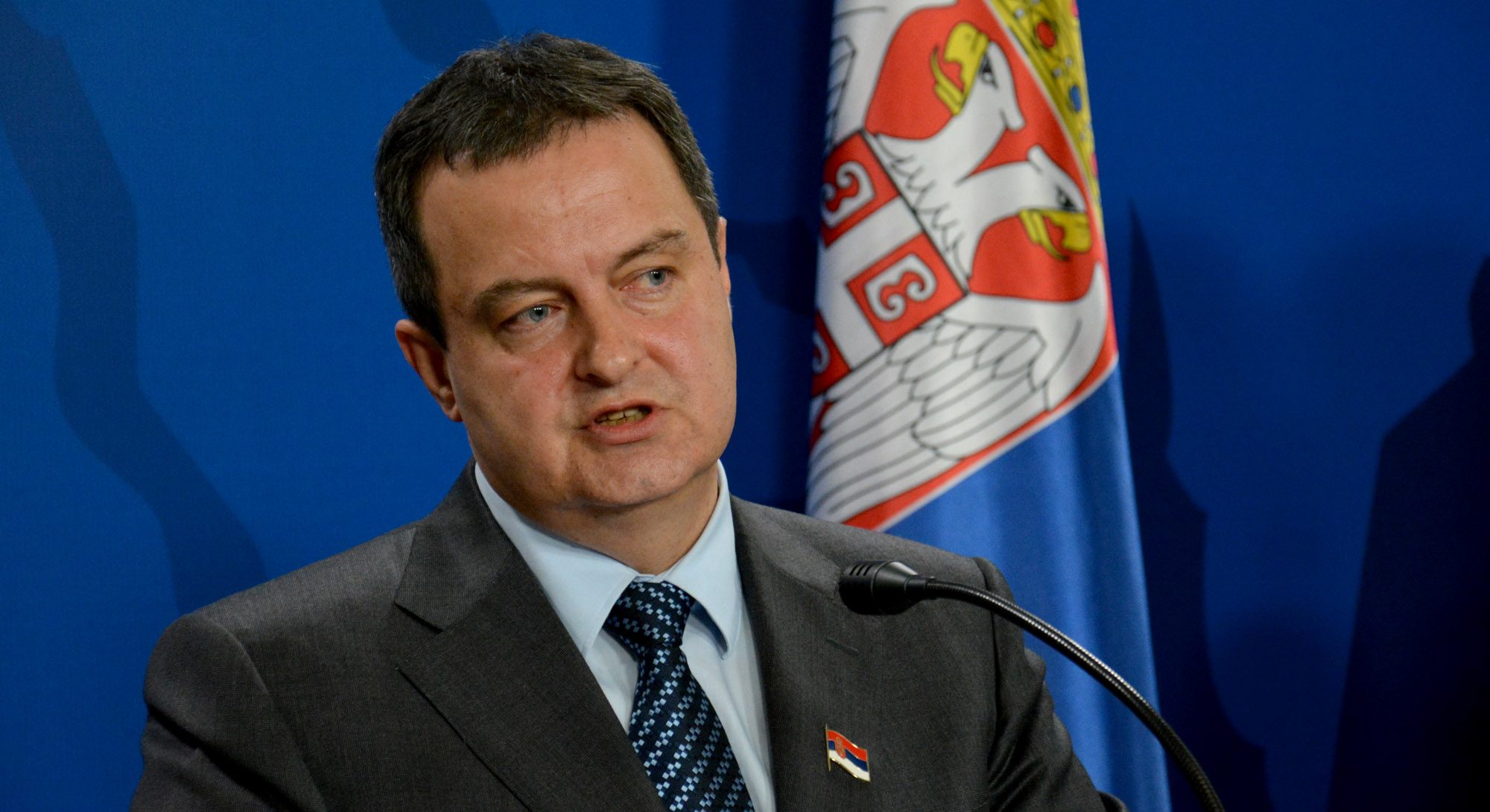 ministri dacic be ja po e rrit presionin ndaj serbise