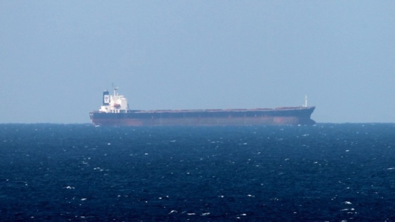 nje anije tregtare mbytet ne detin marmara gjashte anetare te ekuipazhit te zhdukur