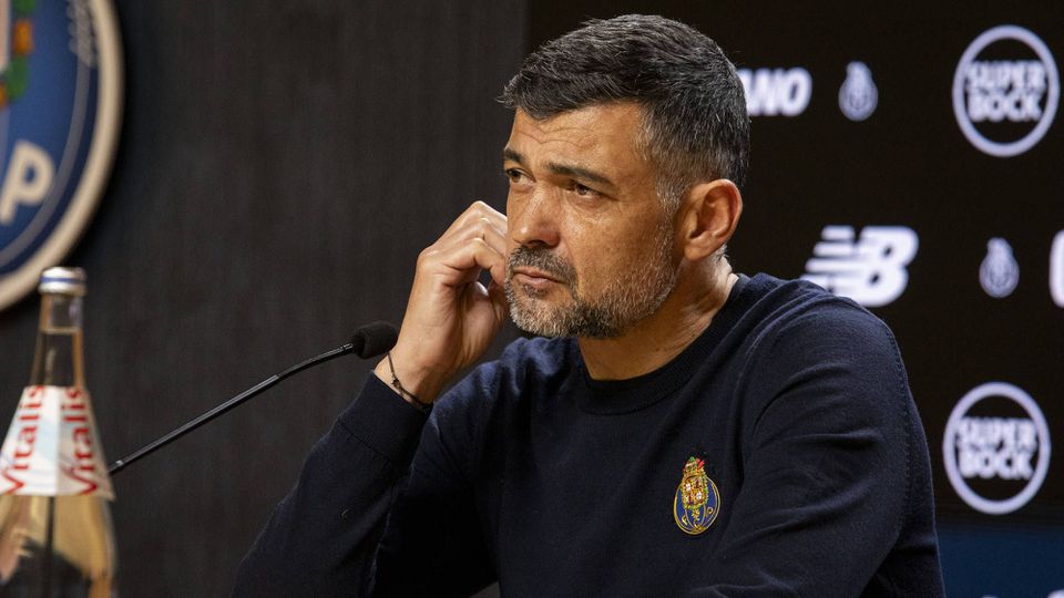 pankina e barcelones nje trajner portugez i shtohet opsioneve