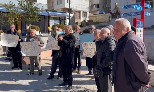 pas shume vitesh zhvillohet proteste ne bulqize minatoret kerkojne miratimin e statusit
