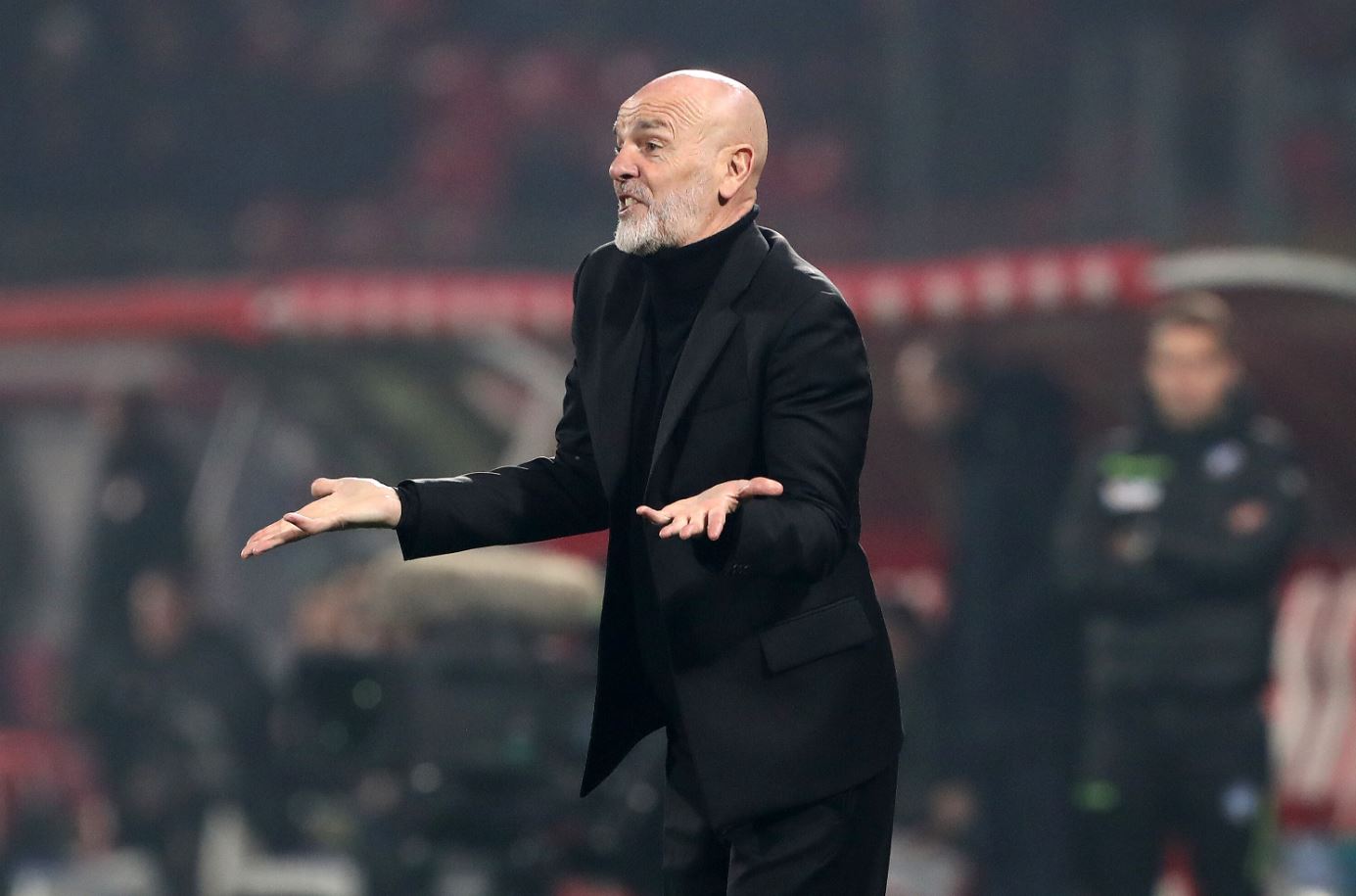 pioli mbetet ne dyshim as europa league nuk i garanton stolin