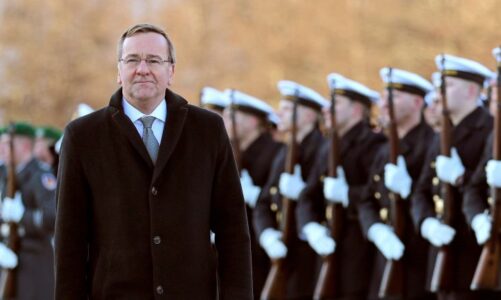roli i gjermanise ne sigurine e rajonit ministri gjerman i mbrojtjes viziton sot kosoven