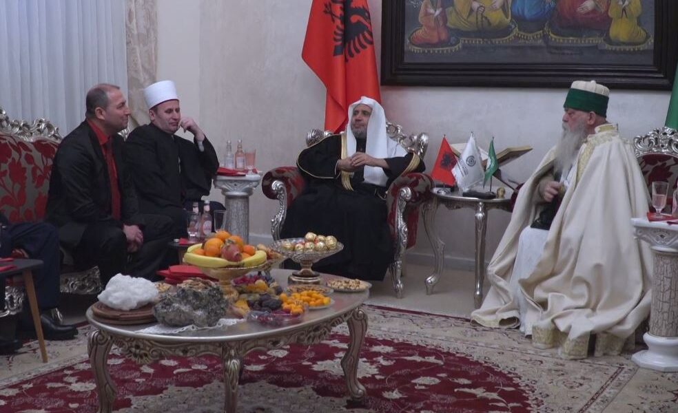 sekretari i pergjithshem i liges se botes islame viziton kryegjyshaten boterore bektashiane