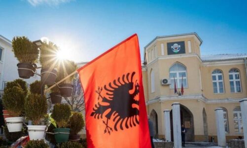 serbia i shkurton buxhetin kosova premton mbeshtetje per keshillin kombetar shqiptar ne luginen e presheves