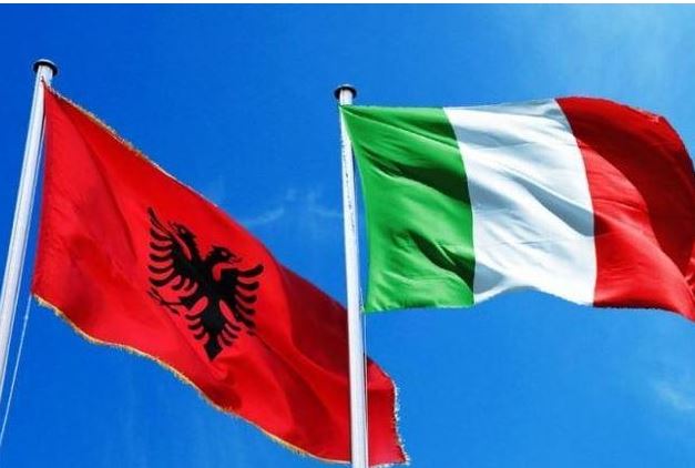 sot nenshkruhet ne rome marreveshja per pensionet rama perfitojne mbi 500 shqiptare ne itali