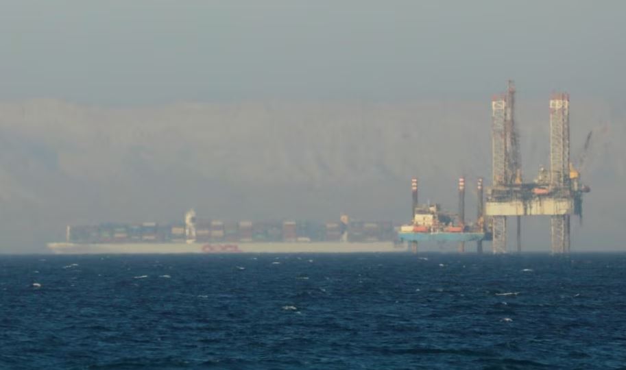 sulmi ndaj nje cisterne nafte ne detin e kuq huthet marrin pergjegjesine