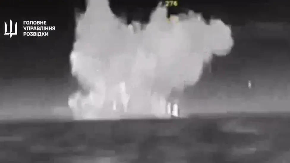 video forcat ukrainase shkaterrojne me drone anijen raketore ruse 70 milione dollareshe pamje nga momenti