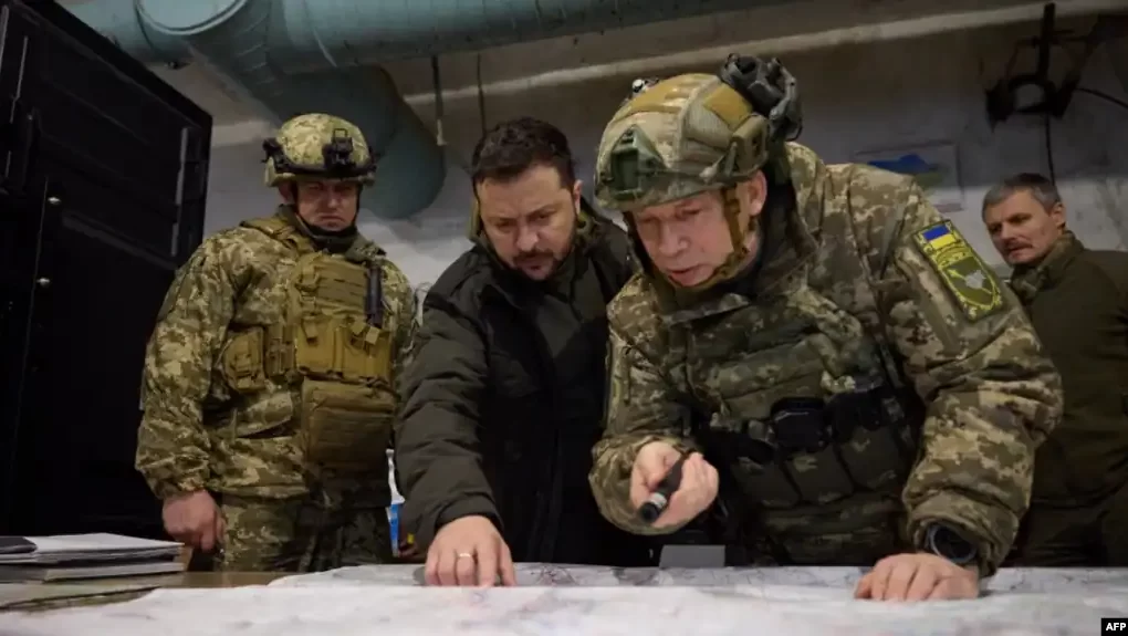 zelensky e emeroi ne krye te ushtrise komandanti i ri syrskyi fitorja e ukraines varet nga