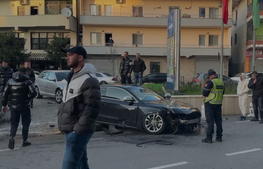 aksident ne lezhe makinat perfundojne ne karburant 2 te lenduar video