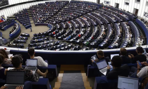 akuza se disa eurodeputete jane paguar nga rusia parlamenti evropian nis hetimet
