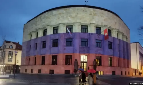 aleati i putinit ne bosnje feston fitoren e presidentit rus dodik ndez ngjyrat e flamurit rus ne republika srpska