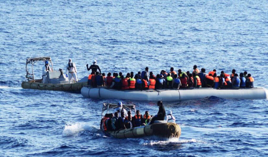 anija me emigrante fundoset ne brigjet e turqise 8 te vdekur 2 jane femije