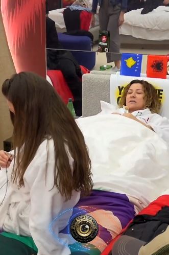 cohu nga krevati im perplasje fizike ne big brother vip3 egla shtyn francesken nga shtrati i saj rrezohet ish missi video