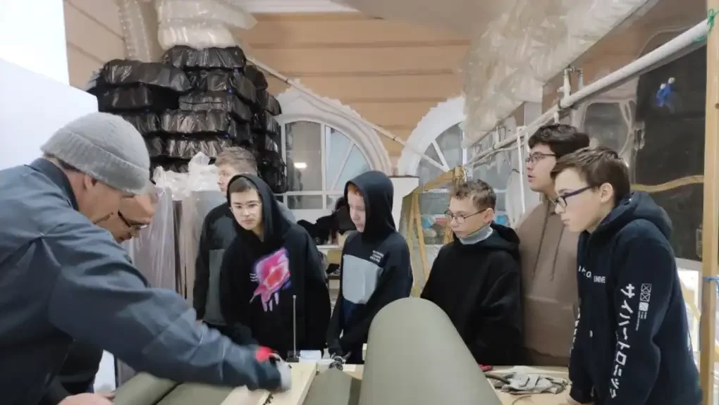 femijet ruse perveshin menget per te ndihmuar ushtrine
