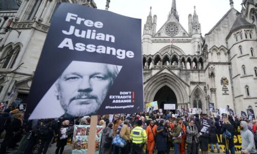 gjykata e larte shba te garantoje se julian assange nuk do te perballet me denim me vdekje