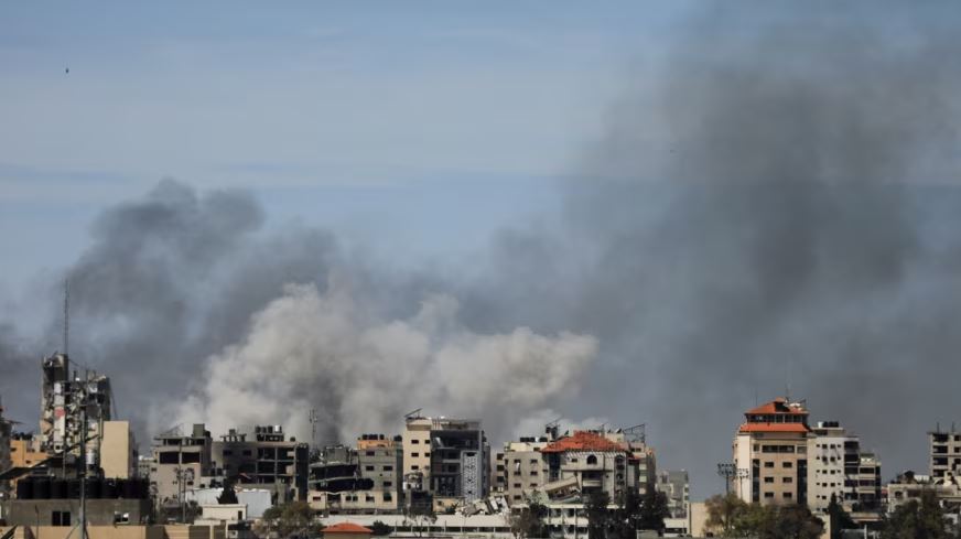 izraeli sulmon nje kamp prane nje spitali ne gaza dy viktima dhe dhjetera te plagosur