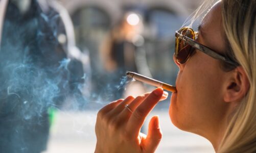 nje studim i ri ngre alarmin per duhanpiresit