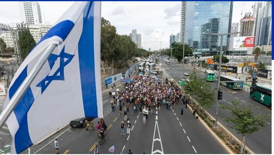 protesta ne tel aviv kerkohet arritja e marreveshjes per shkembimin e pengjeve