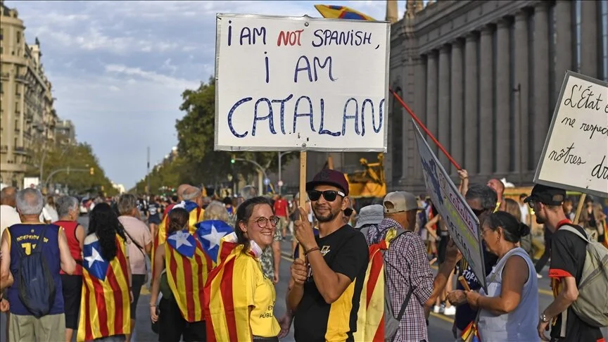 qeveria spanjolle bllokon iniciativen per pavaresine e katalonjes