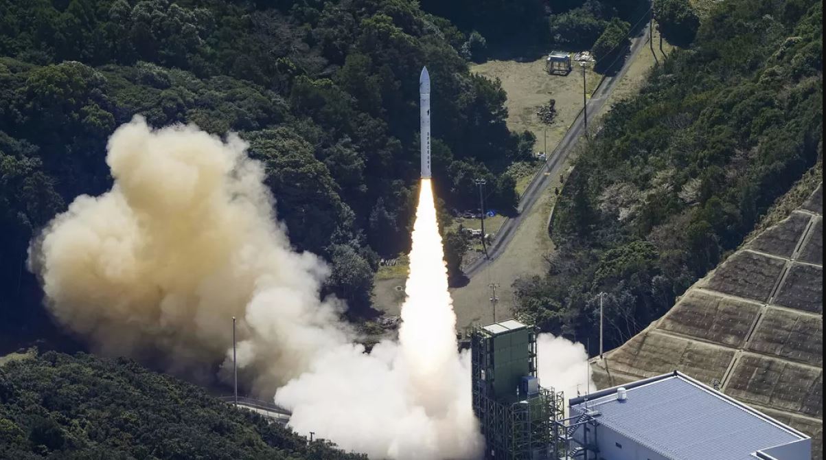 u nis per ne hapesire raketa japoneze shperthen 5 sekonda pas nisjes shihni momentin e kapur ne video