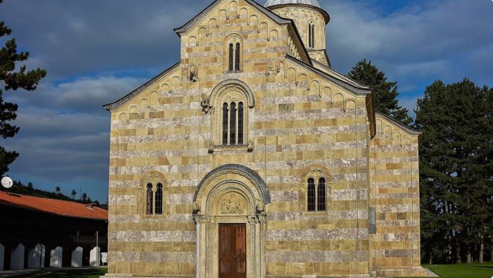vendimi per manastirin e decanit zyrtarja e kie sinjal se kosova eshte gati te bashkohet me keshillin e europes