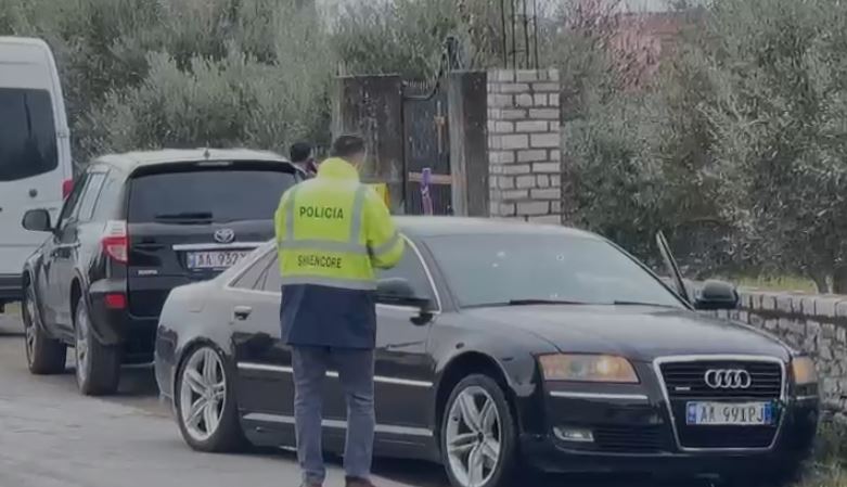 video audi anes rruges dhe forca te shtuara policore dalin pamjet nga vendngjarja e atentatit ne lezhe