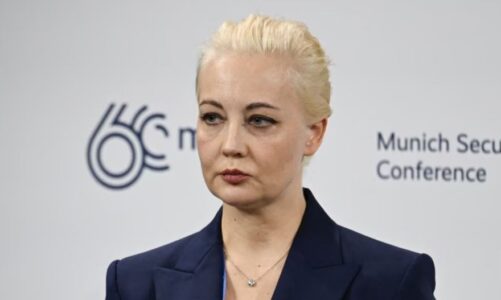 yulia navalnaya ben thirrje per proteste kunder putinit te shkojme ne qendrat e votimit dhe