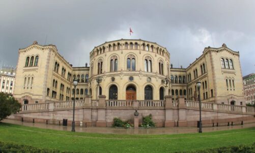 alarm per bombe ne parlamentin norvegjez bllokohen rruget perreth