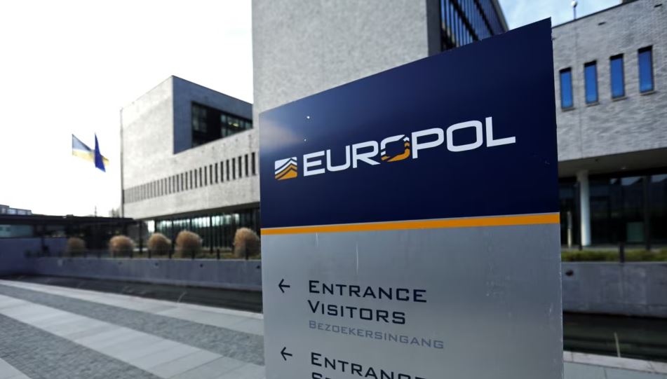 bandat kriminale ne evrope po depertojne ne bizneset e ligjshme raporti i europol shqiperia nder vendet e para per krimet ne lidhje me pronen