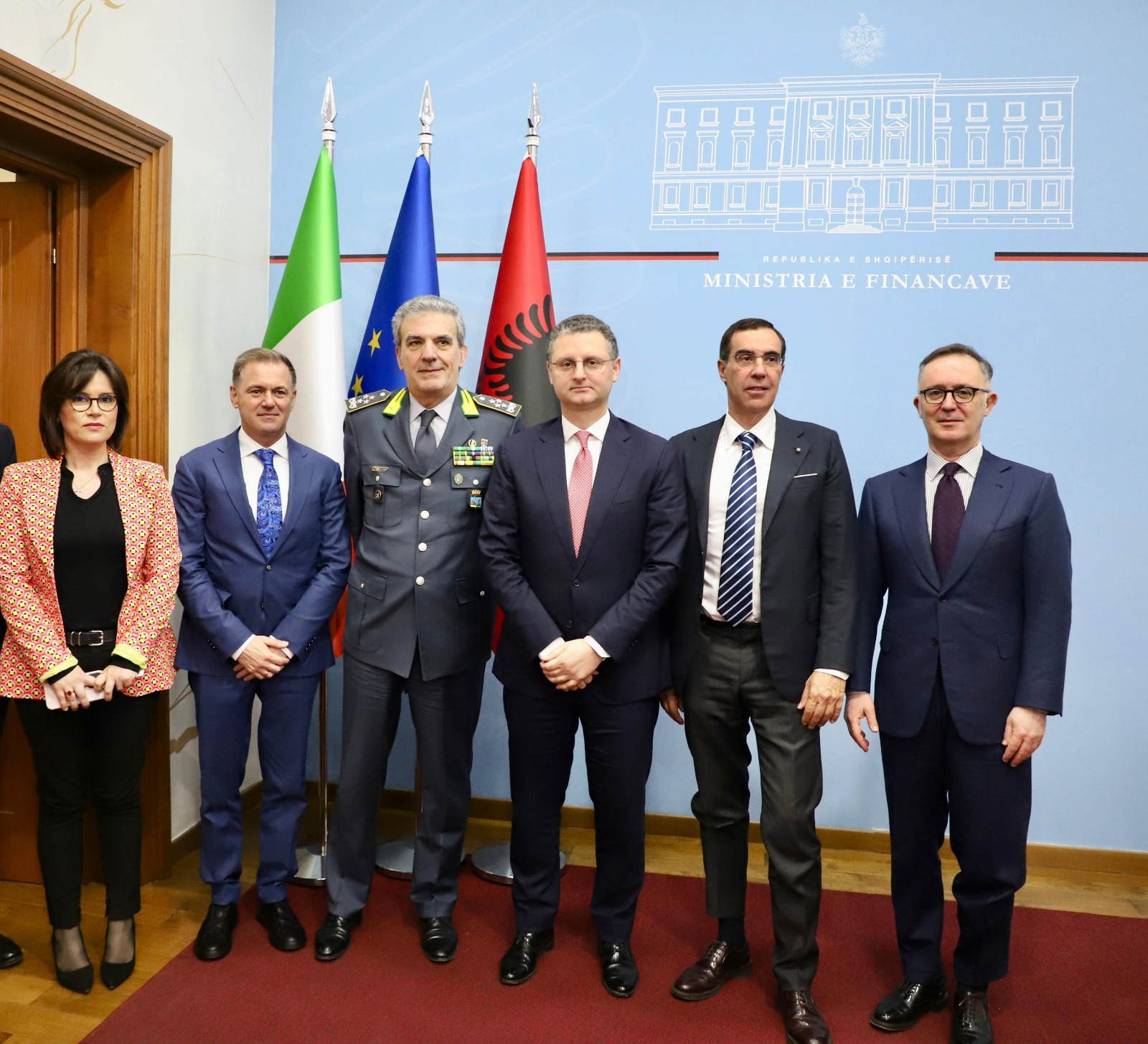 bashkepunimi mes institucioneve te dy vendeve ministri mete takohet me drejtues te larte te doganave italiane dhe guardia di finanza