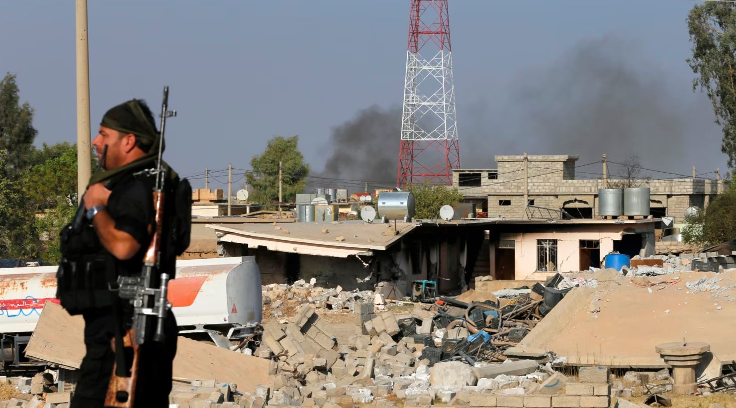 cfare po ndodh hidhen raketa nga iraku drejt nje baze ushtarake amerikane ne siri