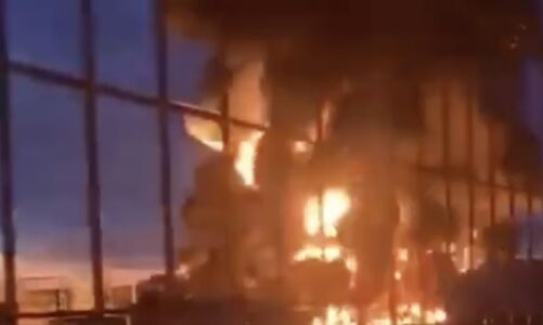 dronet ukrainas hakmerren raportohet per zjarr ne nje rafineri ruse te naftes